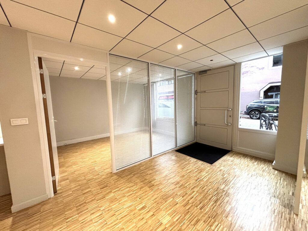 1737640099 lp068 2 original 20042 0.jpg