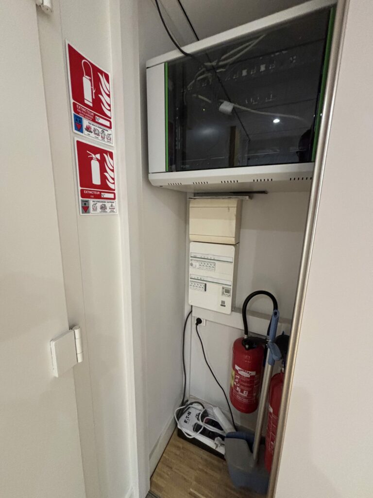 1737640101 lp068 3 original 20042 0.jpg