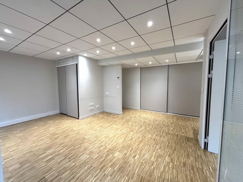 1737640104 lp068 6 original 20042 0.jpg