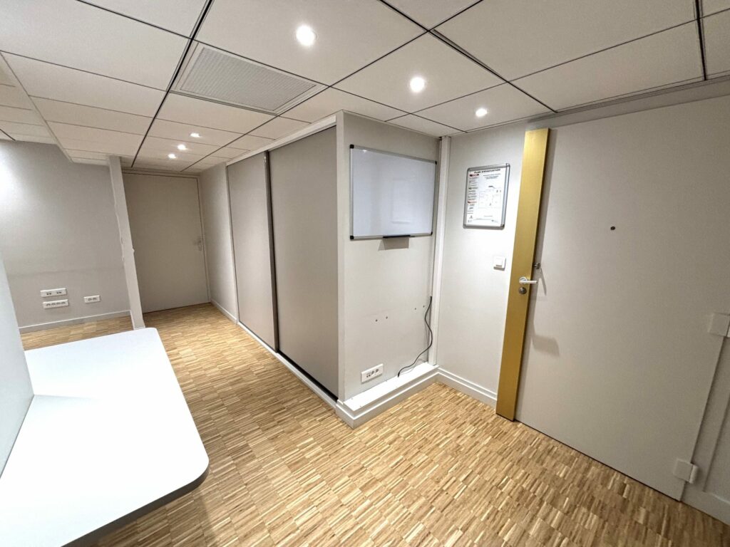 1737640301 lp068 13 original 20042 0.jpg