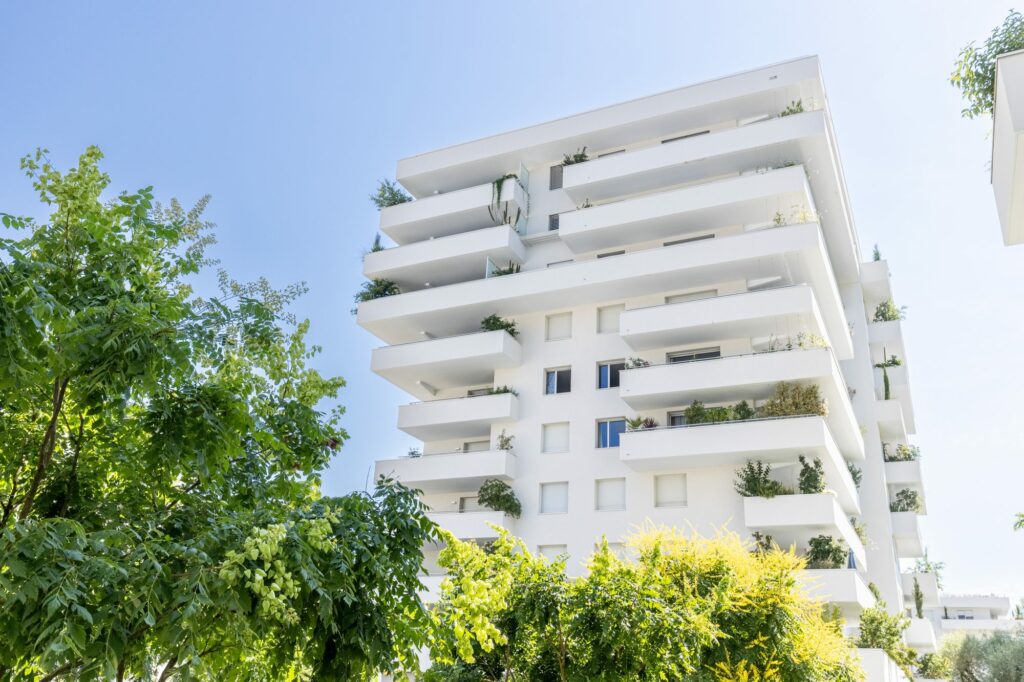 1768906049 la2005 2 original 20035 0.jpg