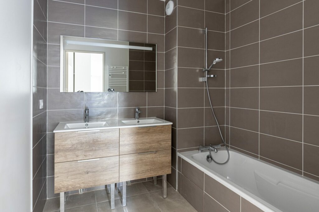 1768906102 la2005 4 original 20035 0.jpg